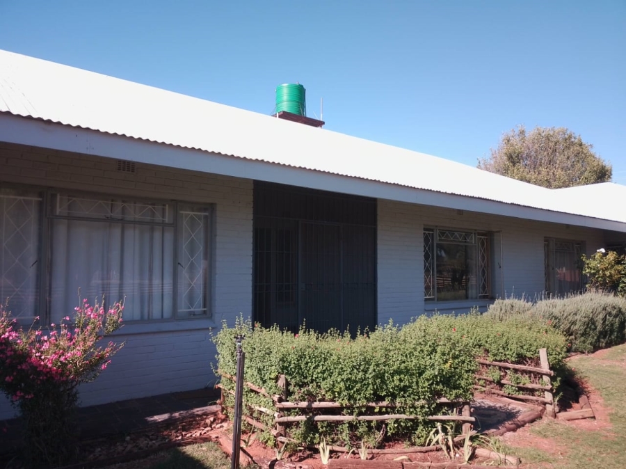 4 Bedroom Property for Sale in Bultfontein Free State